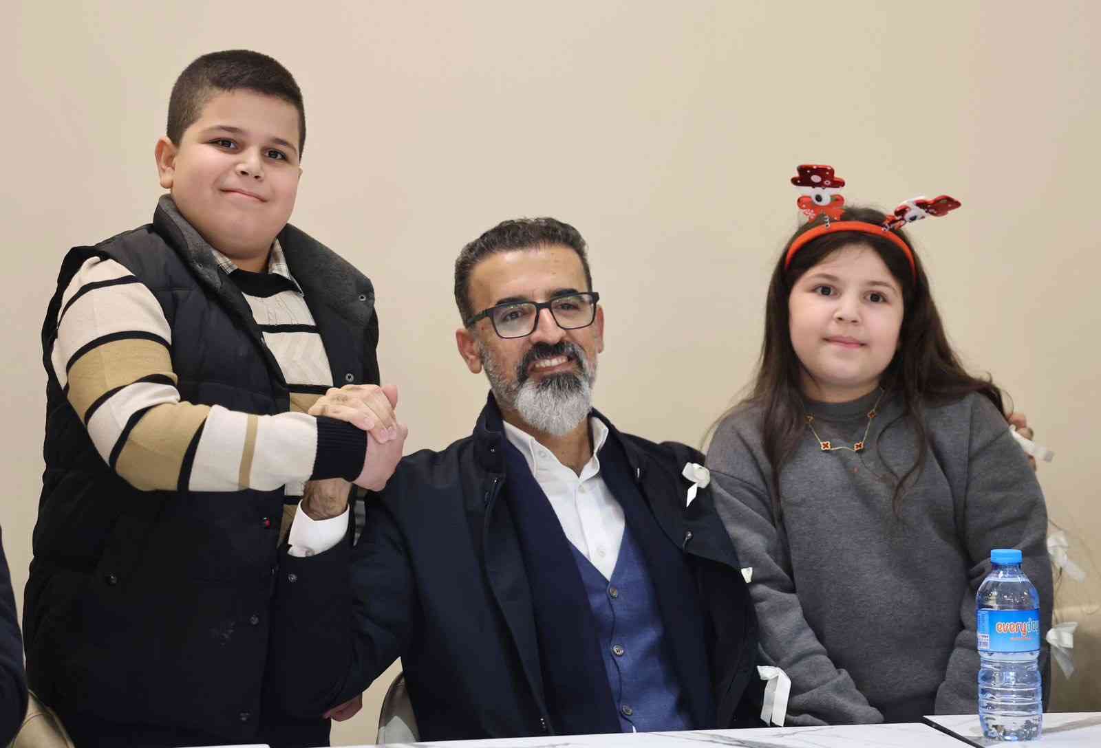 محافظ كركوك السيد ريبوار طه   يشارك أهالي كركوك أفراحهم