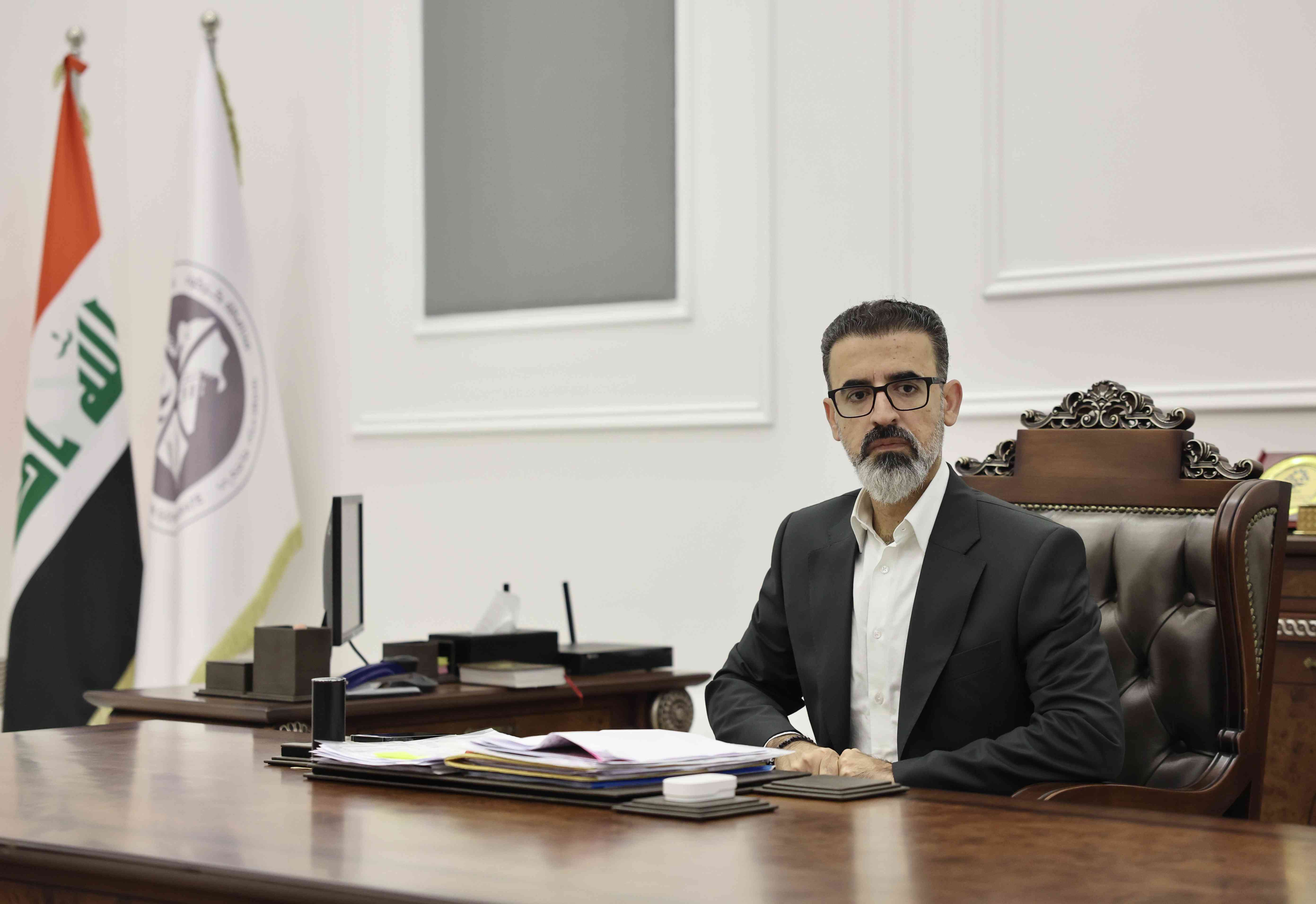 محافظ كركوك يبحث ملف تجهيز الكهرباء والوقود لضمان تأمين حاجة أهالي كركوك.