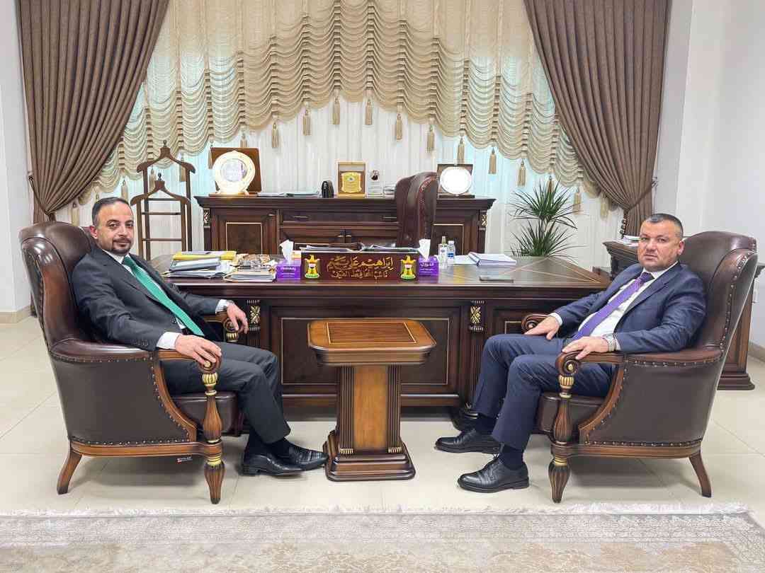 النائب الفني أبراهيم تميم يبحث مع مدير عام نفط الشمال جهود التعاون بين الادارة والقطاع النفطي .