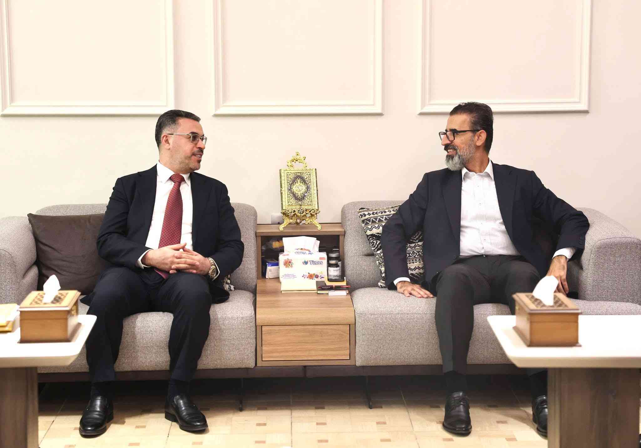 استقبل محافظ كركوك السيد ريبوار طه   النائب أحمد طه الربيعي رئيس كتلة " النهج" الوطني في مجلس النواب