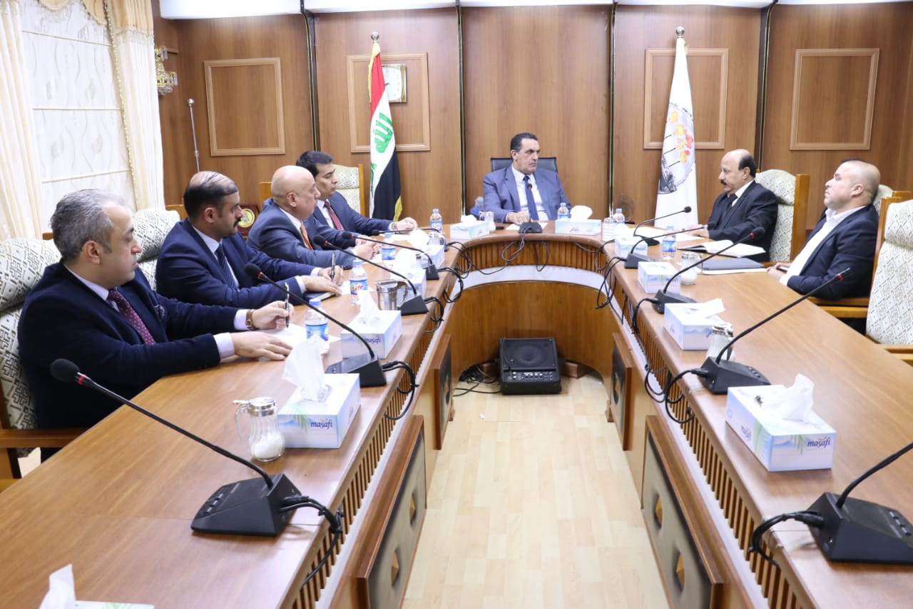      السيد محافظ كركوك  يبحث مسألة اللاجئين مع وفدا من وزارة الداخلية 
