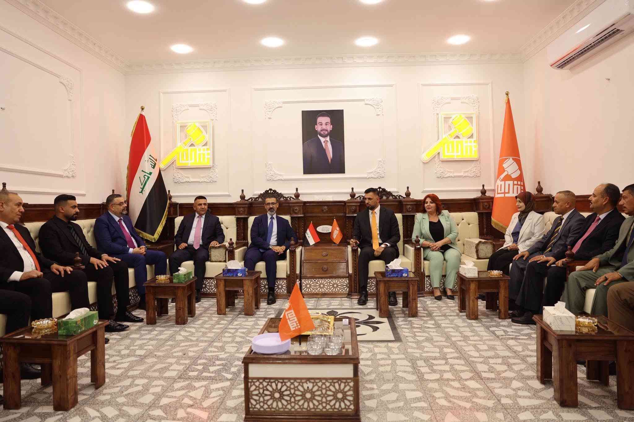 في إطار تعزيز العلاقات وتبادل الرؤى   أجرى محافظ كركوك السيد ريبوار طه