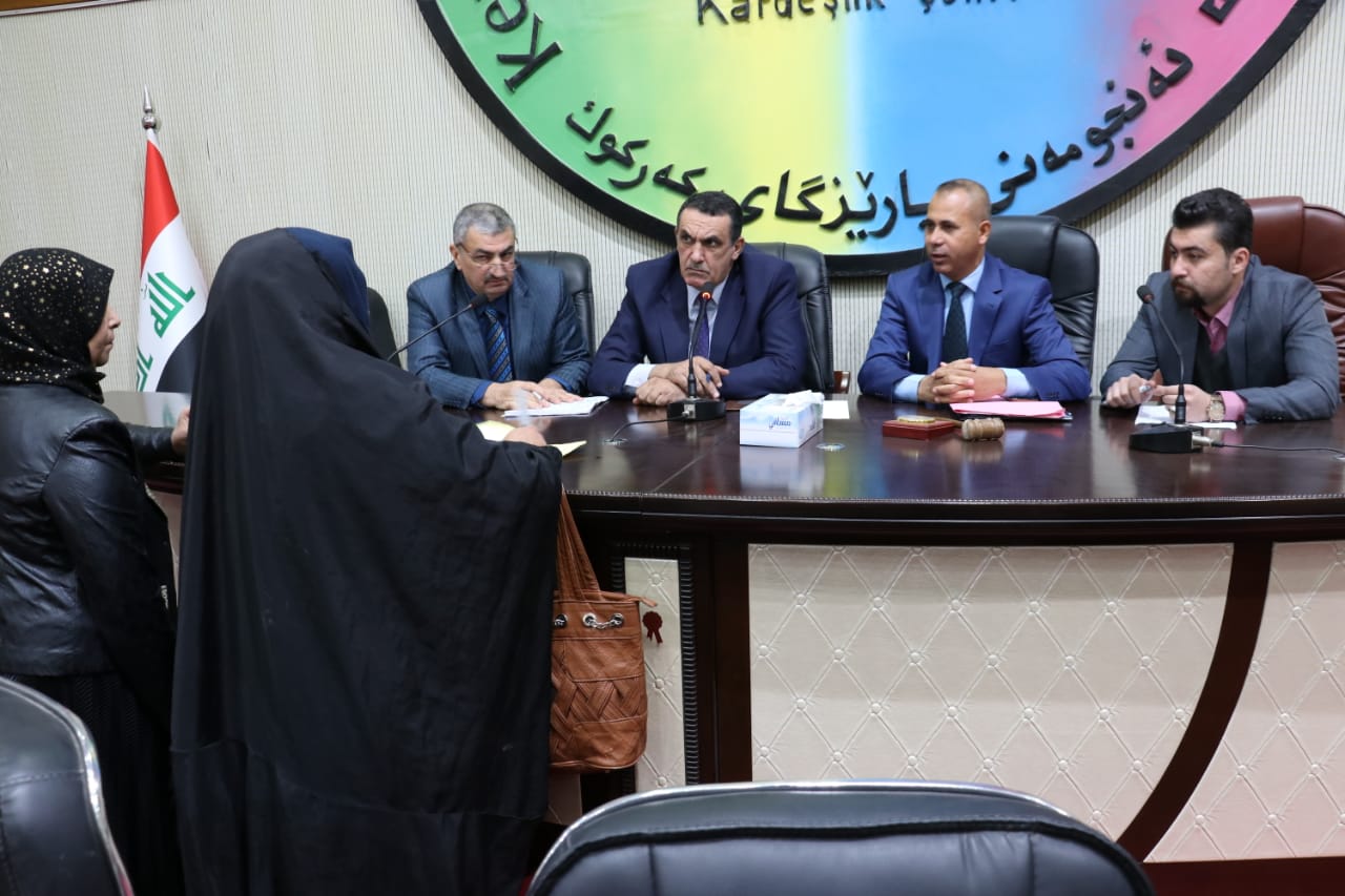          الجبوري  يلتقي عددا من مواطني كركوك ويوجه الدوائر بحل مشاكلهم 