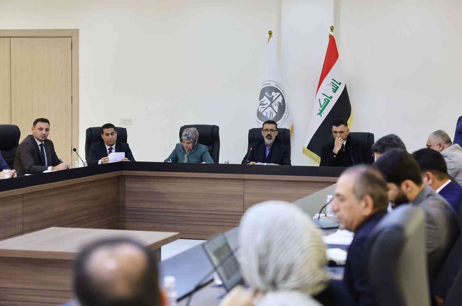 ترأس السيد محافظ كركوك ريبوار طه   الجلسة الثالثة عشر للجنة دراسة وتخصيص الأراضي لمشاريع التنمية بين الدولة والأشخاص ،  