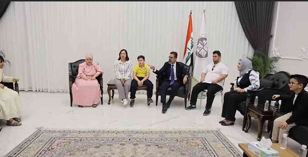 محافظ كركوك يستقبل الكرام من متلازمة داون .
