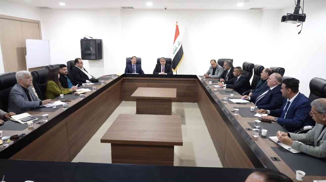 ادارة كركوك تبحث تعليمات تنظيم عمل الشركات الصناعية متوسطة الحجم. 