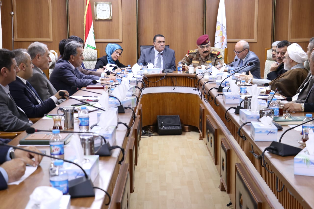  خلال اجتماع استثنائي طارئ  السيد محافظ كركوك أولويتنا خدمة مواطني محافظتنا ,,ووجهنا دوائر البلدية والماء والكهرباء والصحة بالعمل ليل نهار وخلال العطل الرسمية