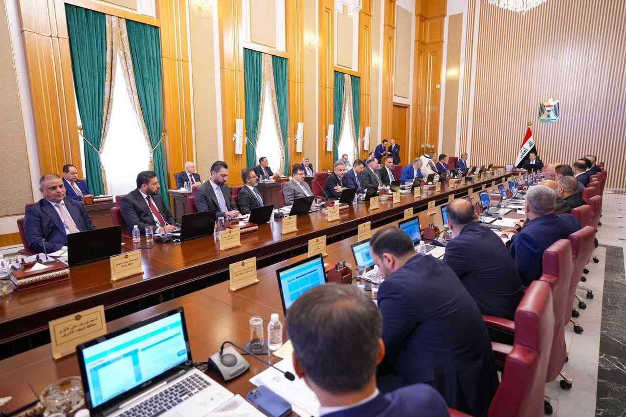 ترأس رئيس الوزراء محمد شياع السوداني الاجتماع الدوري للهيأة العليا للتنسيق بين المحافظات