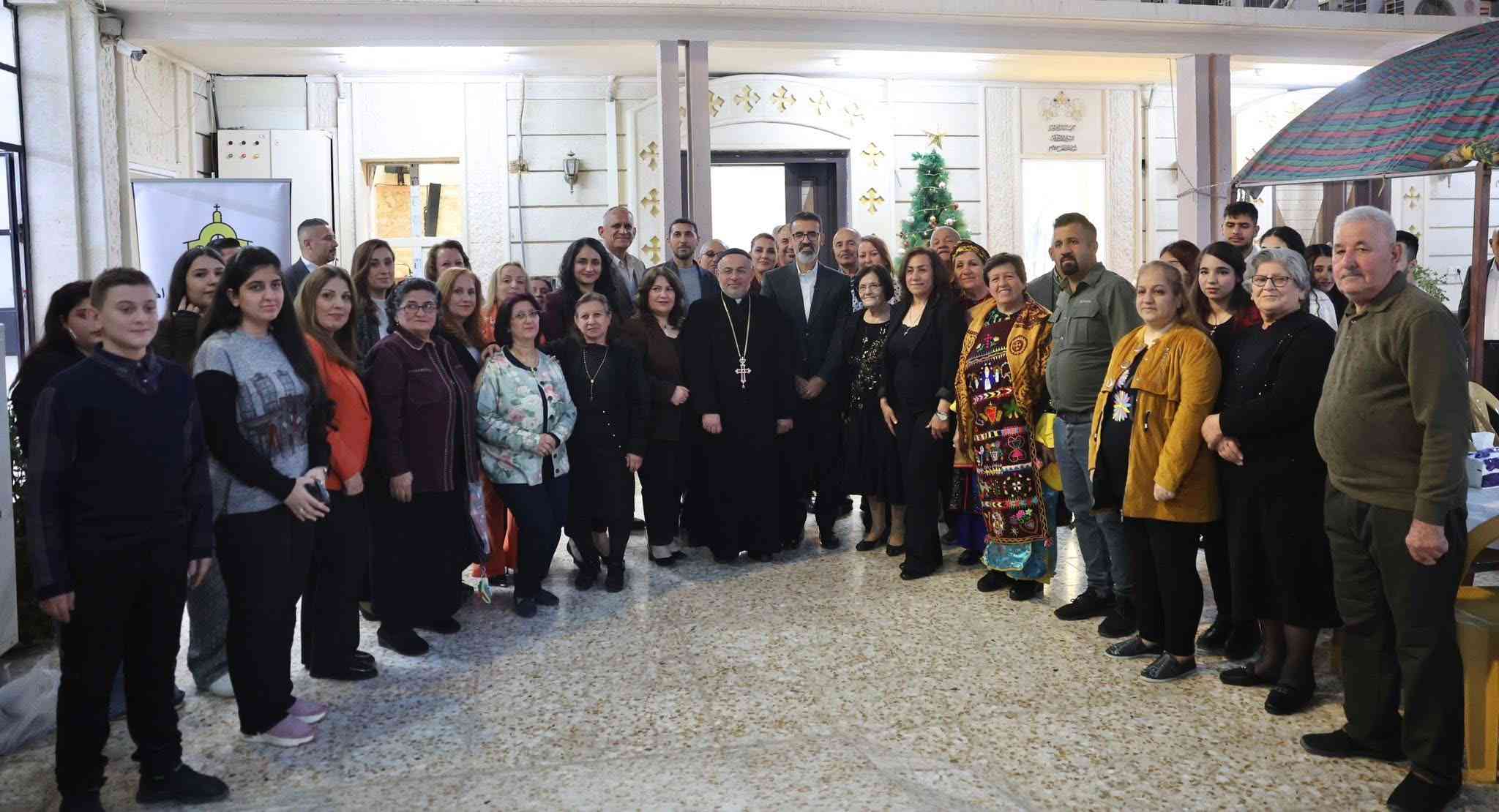 شارك محافظ كركوك السيد ريبوار طه   في السوق الخيري الرابع الذي اقامته كنيسة مارافرام للسريان الارثذوكس في كركوك.