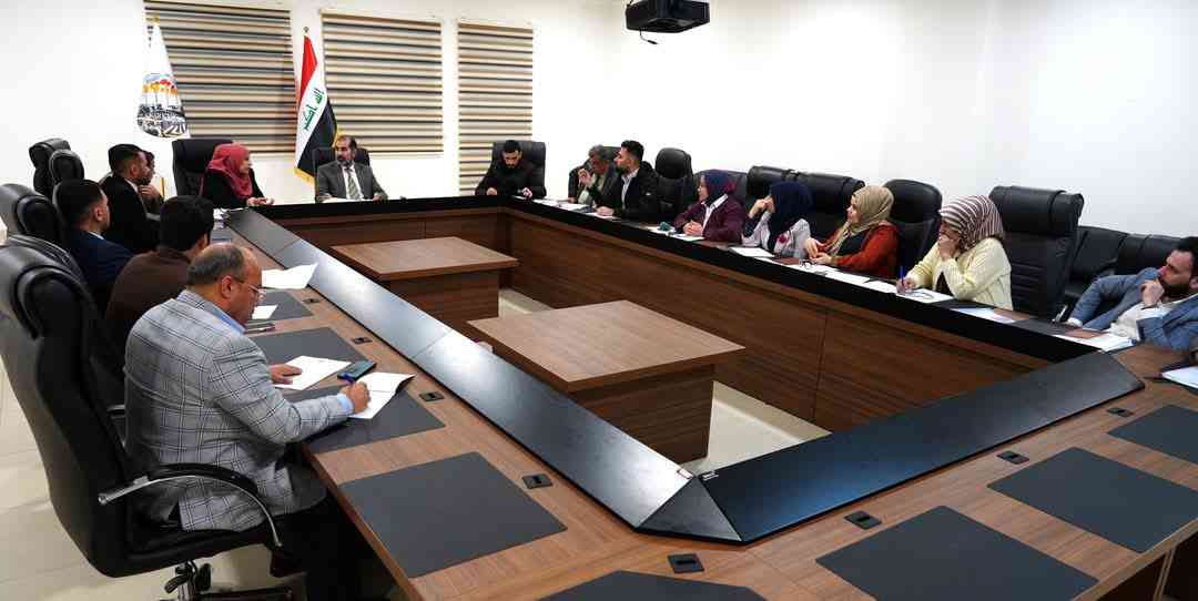 المعاون الاداري يعقد أجتماع لمناقشة تقرير الرقابة المالية بديوان المحافظة.