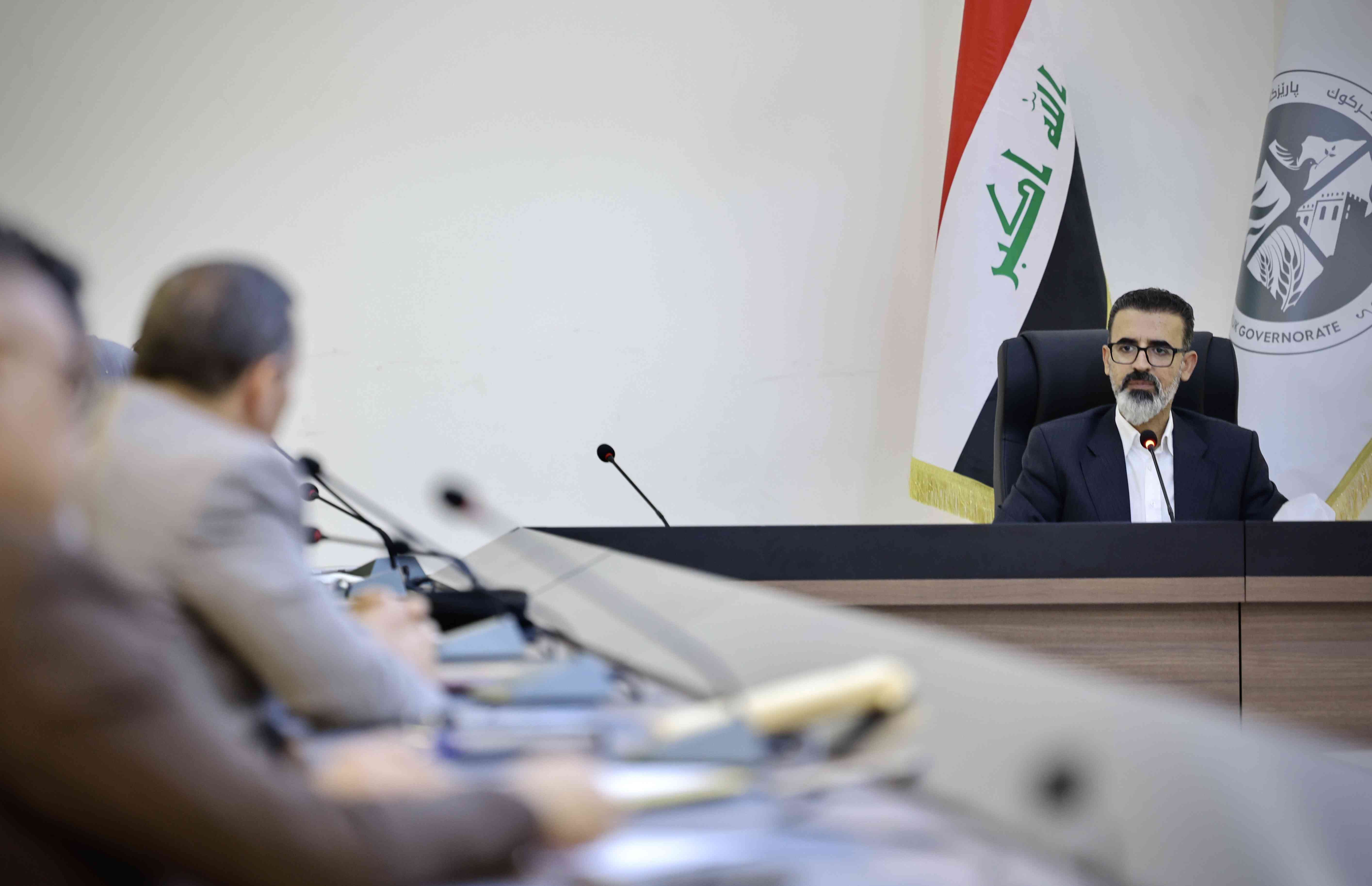 ترأس محافظ كركوك السيد ريبوار طه   اجتماعاً موسعاً لرؤساء الأقسام في ديوان المحافظة.