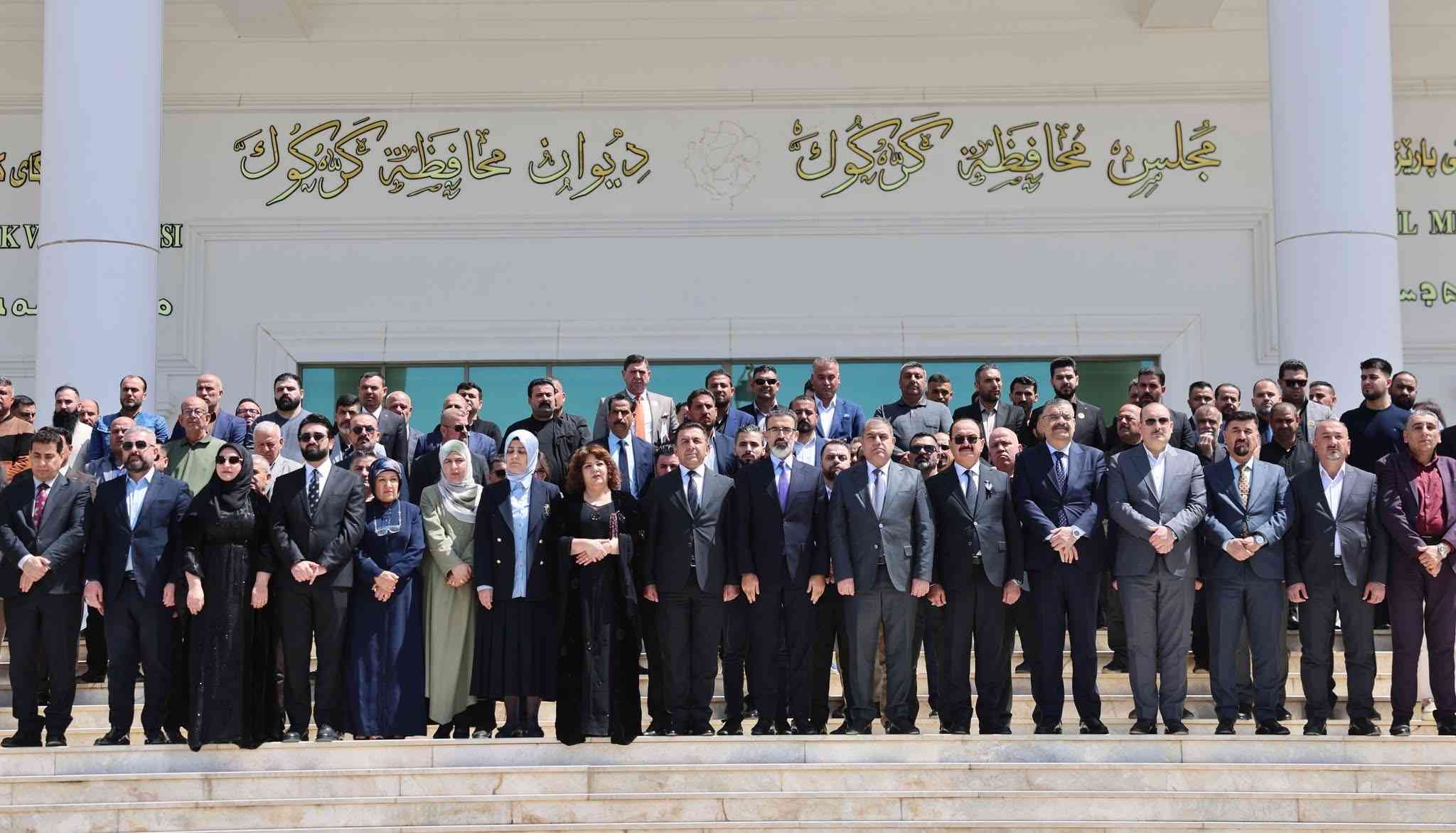 شارك محافظ كركوك السيد ريبوار طه   في وقفة حزن وإجلال لاستذكار ضحايا جريمة الأنفال الأليمة،