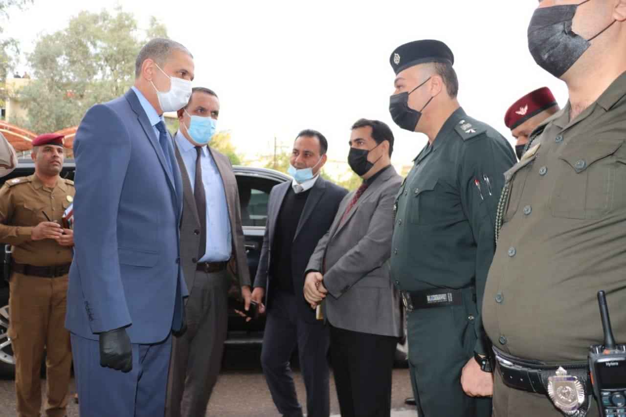 وزير الداخلية  يبحث مع محافظ كركوك الاوضاع الامنية والخدمية وجهود تعزيز الاستقرار في المحافظة .