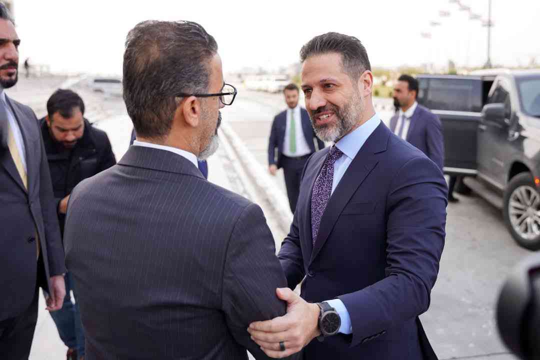 قوباد طالباني يصل مبنى محافظة كركوك .