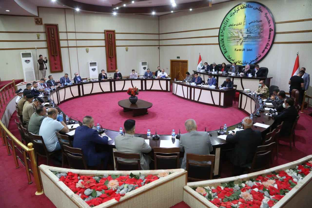  خلية الأزمة  تؤكد التزامها بمقررات خلية الأزمة الاتحادية .. وتدعم المؤسسات الصحية والدوائر الخدمية .