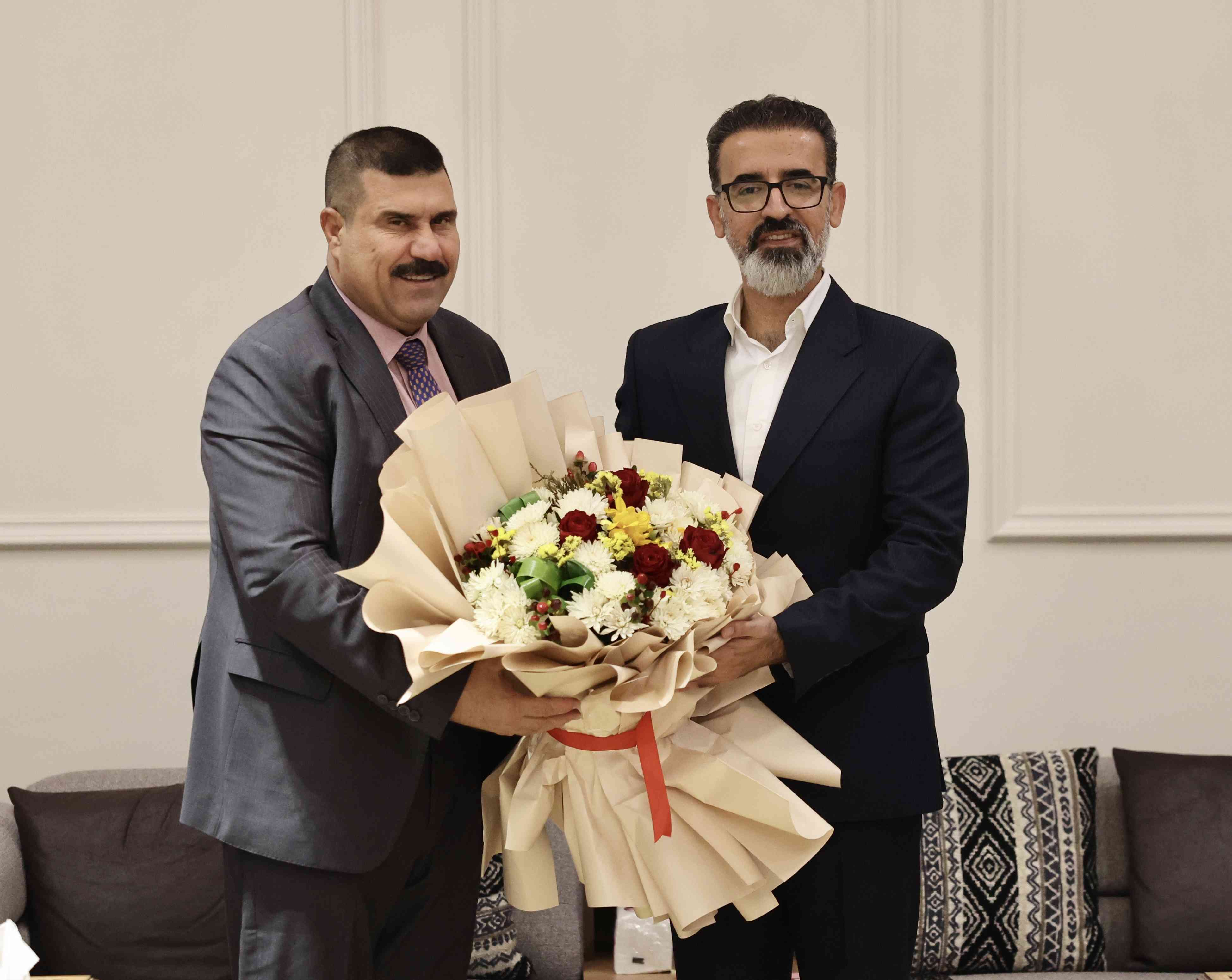 استقبل محافظ كركوك السيد ريبوار طه   الاستاذ منصور مذري مدير عام تربية كركوك.