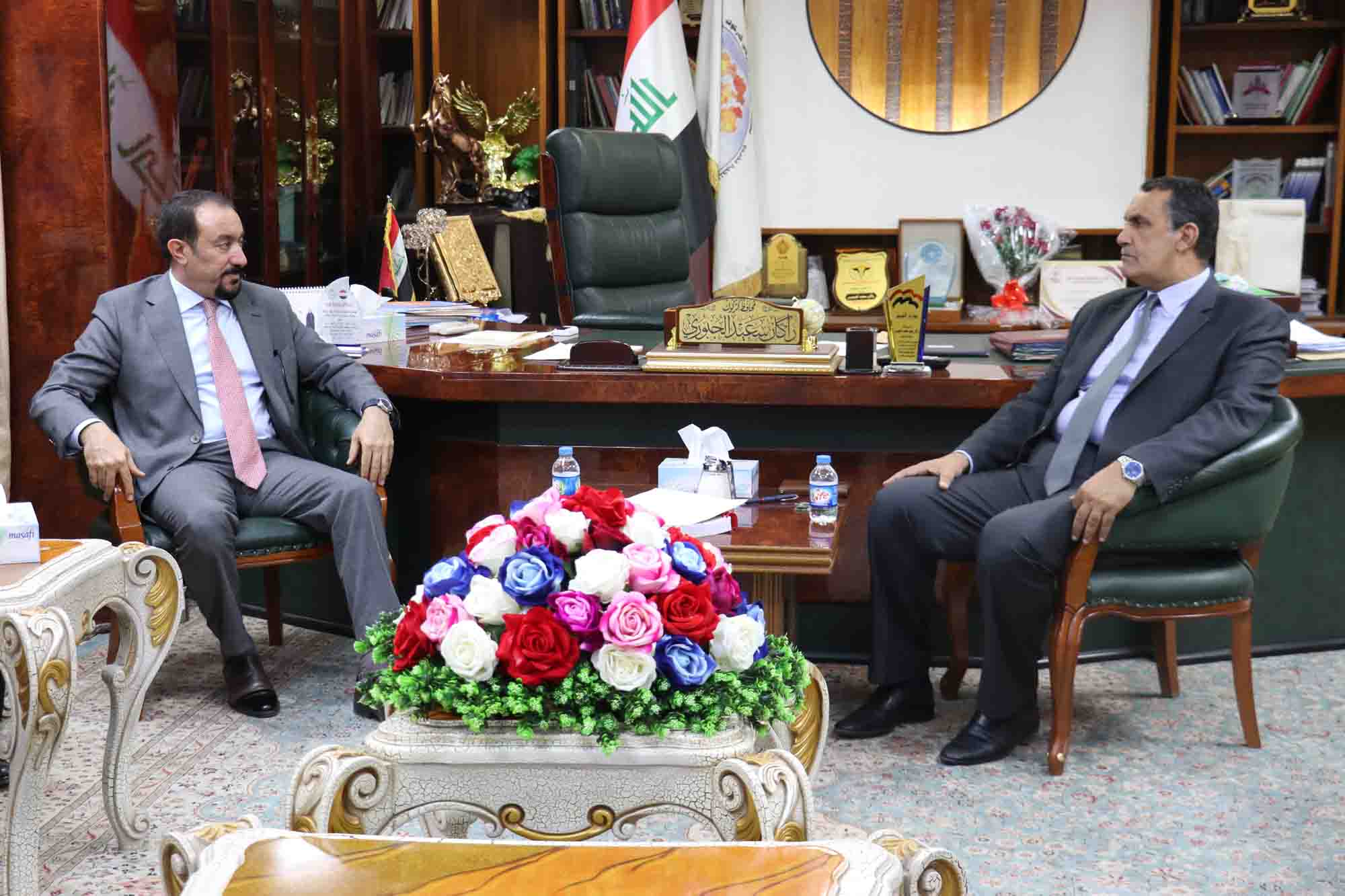     الجبوري والمفرجي يبحثان جهود اعادة النازحين للقرى المهدمة