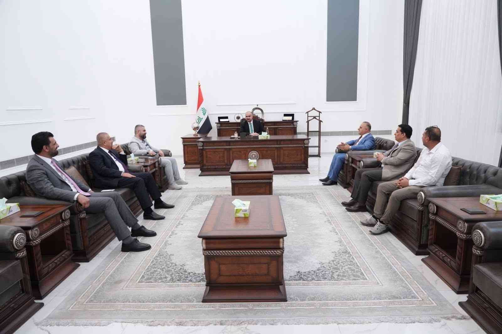 بحث السيد محافظ كركوك محمد سمعان اغا مع الفريق الحكومي في كركوك جهود تطوير العمل والعمل المشترك 