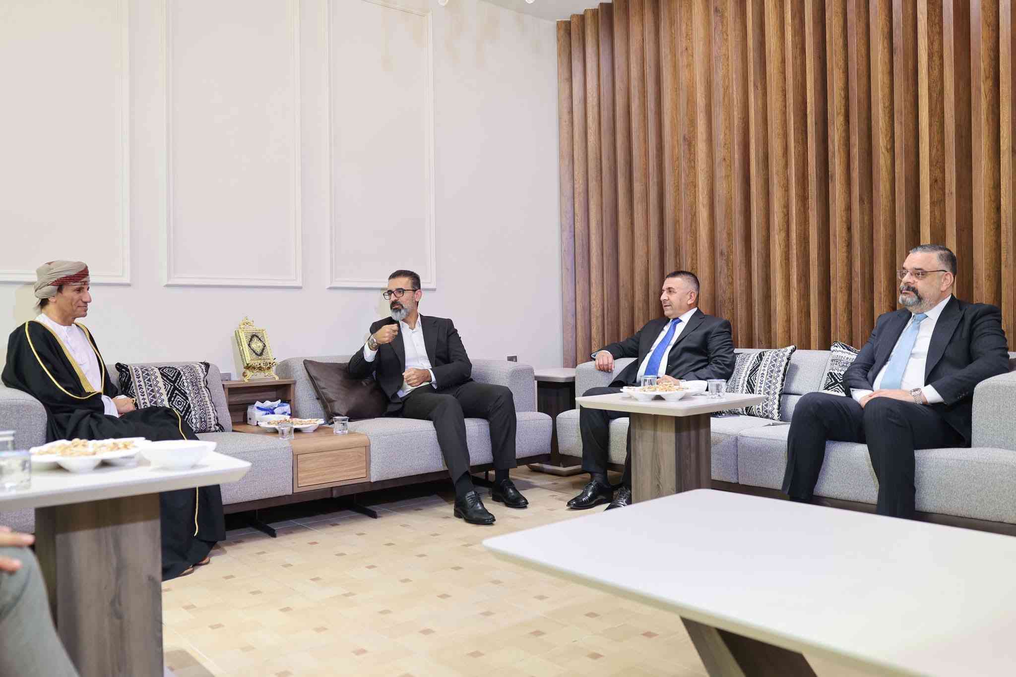 أستقبل السيد محافظ كركوك ريبوار طه  بمنزله في منطقة دروازه في كركوك ، الممثلُ الخاص للأمين العام للأمم المتحدة في العراق