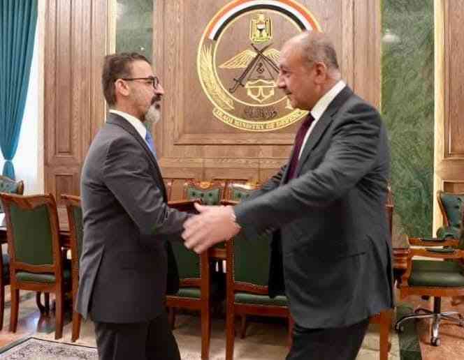 وزير الدفاع يلتقي محافظ كركوك .