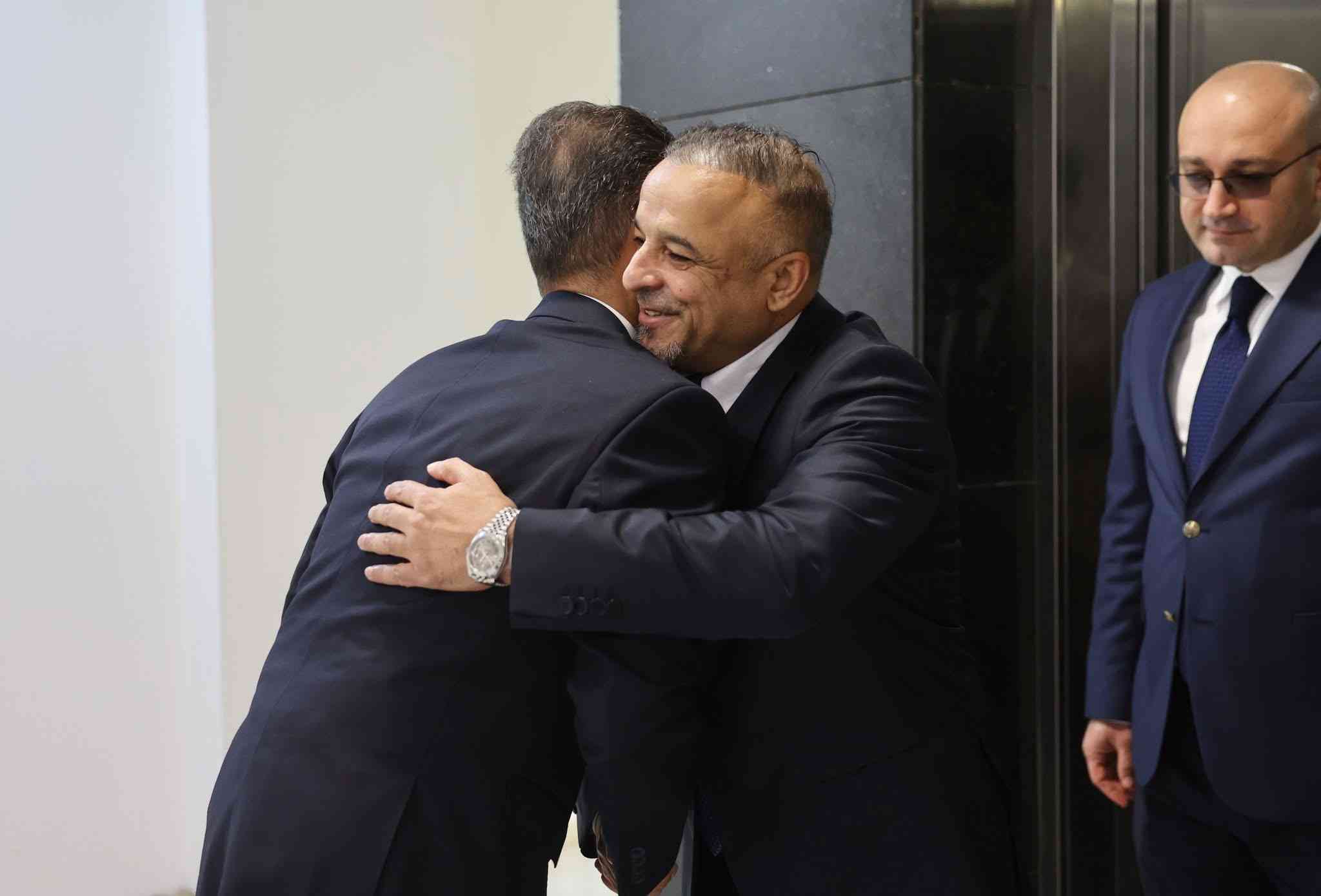 استقبل السيد محافظ كركوك ريبوار طه   النائب عن محافظة صلاح الدين السيد بدر الفحل. 