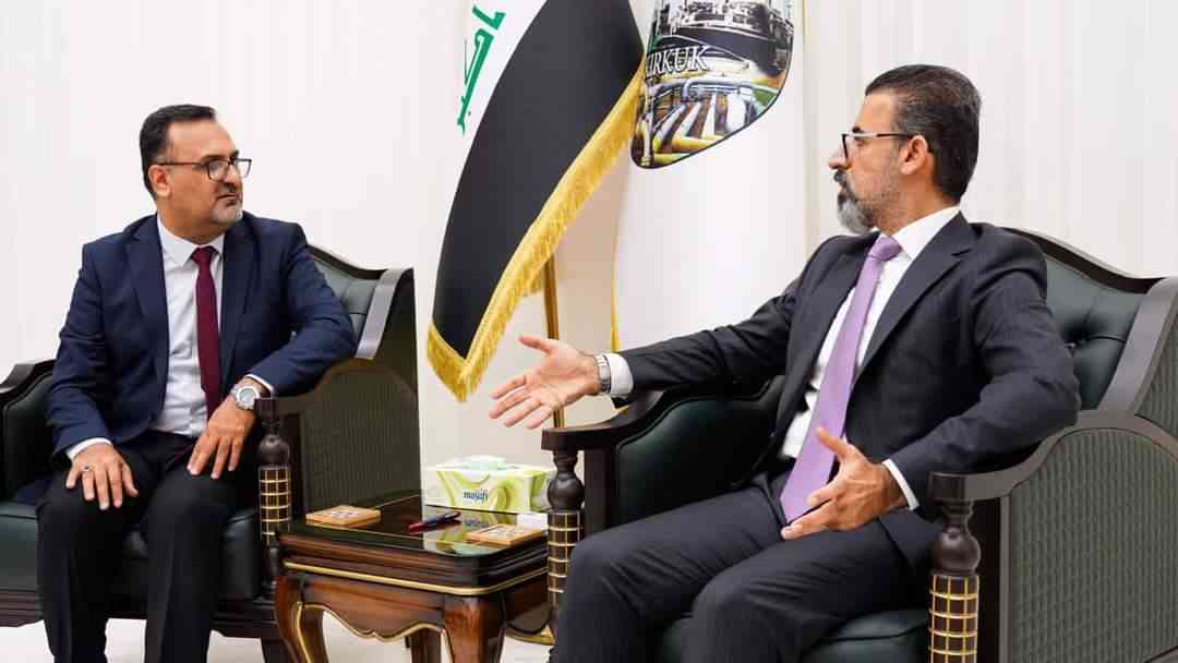 محافظ كركوك ريبوار طه مصطفى   يلتقي مدير مؤسسة الشهداء في كركوك 