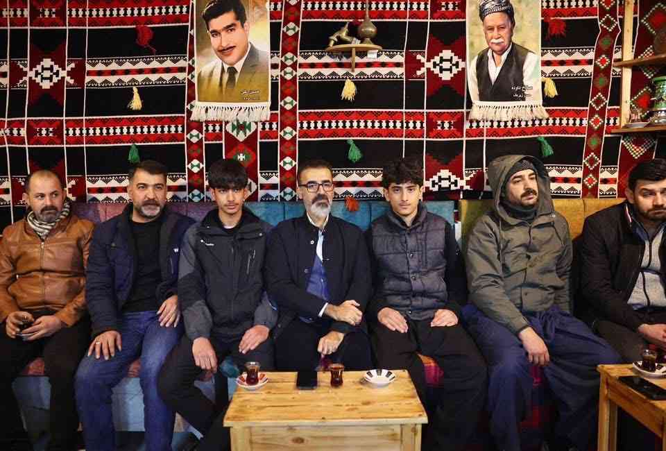 أجرى السيد ريبوار طه محافظ كركوك   زيارة تفقدية إلى سوق منطقة الحرية ( رزكاري ) ليلة رأس السنة،