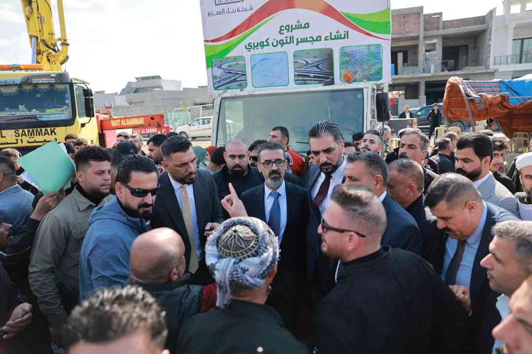 وضع حجر أساس لأنشاء مجسر التون كوبري .