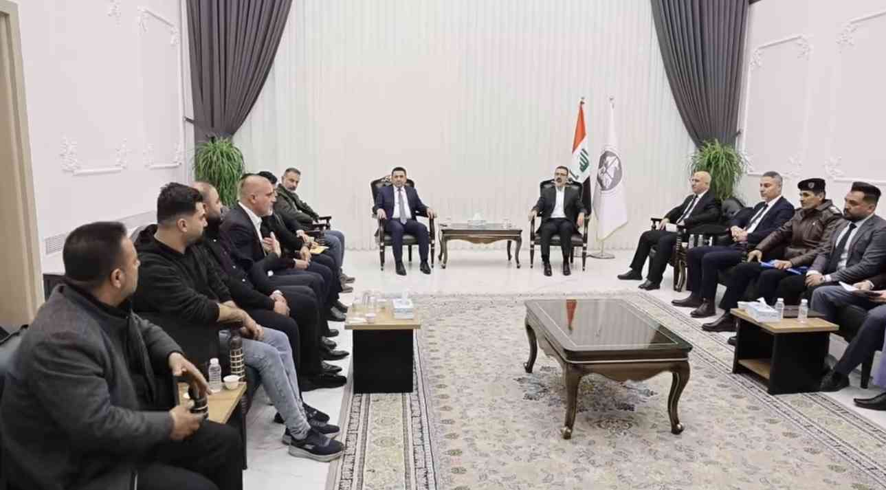 التقى السيد محافظ كركوك ريبوار طه   بمجموعة من اصحاب محال غسل المركبات.