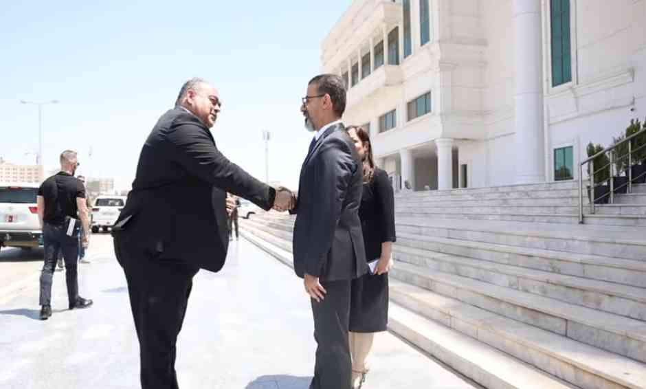 استقبل السيد محافظ كركوك ريبوار طه   سعادة سفير رومانيا لدى العراق السيد رادو أوكتافيان دوبري