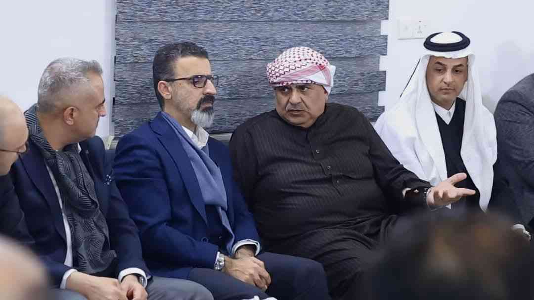 محافظ كركوك ريبوار طه مصطفى   يقدم واجب العزاء إلى الصحفي سلام الدليمي برحيل ( شقيقته )