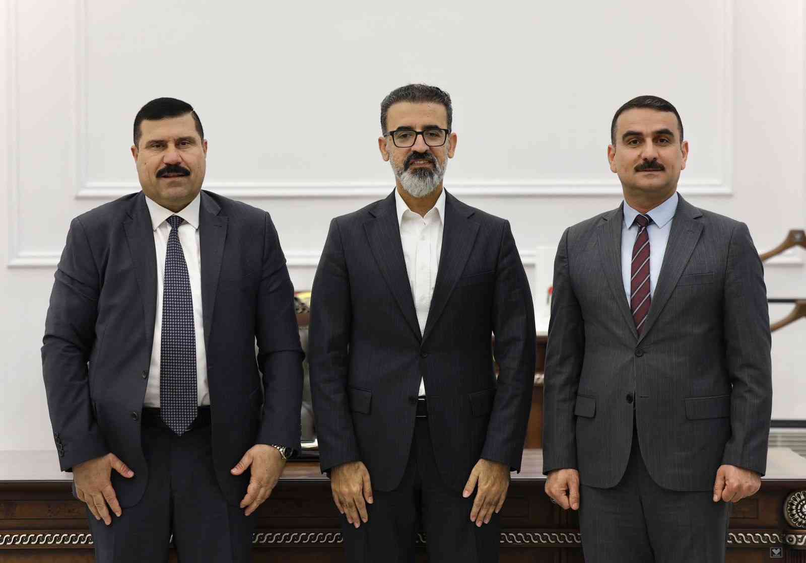 أستقبل السيد محافظ كركوك ريبوار طه   السادة مدير عام تربية كركوك منصور مذري ومعاون المدير العام سامان مجيد .